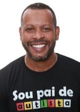 LEON GOMES CELESTINO