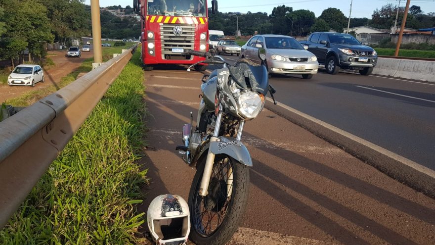 Jovem motociclista fica ferido após colisão na BR-467