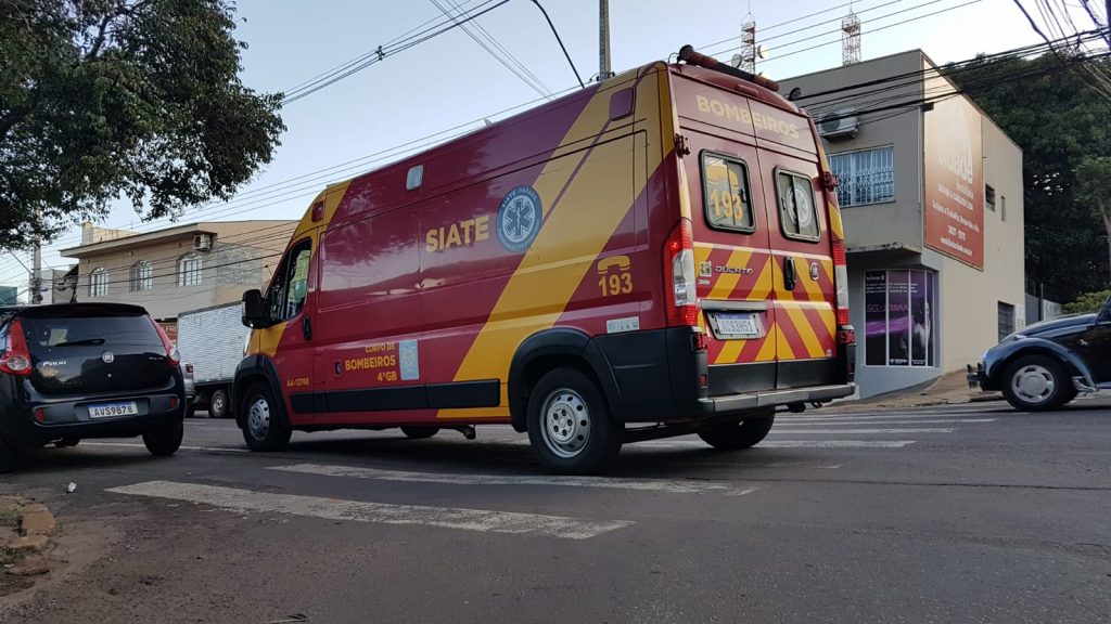 Idosa é atropelada no Centro e fica ferida