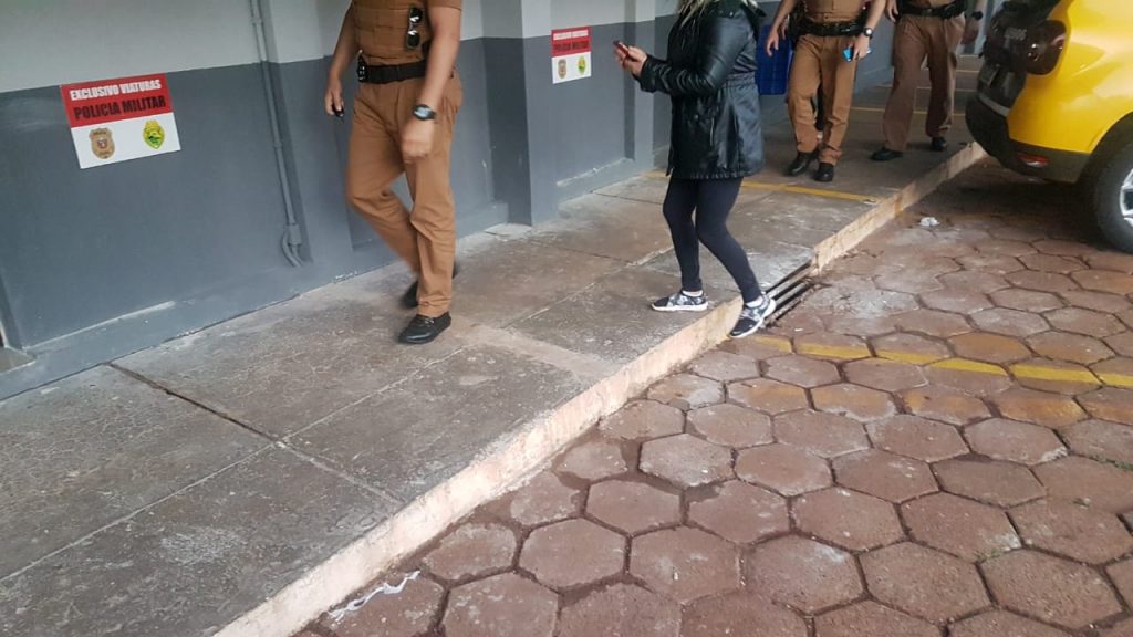 Duas mulheres entram em vias de fato e são detidas pela Polícia Militar